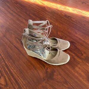 DV by Dolce Vita Tan Lace-Up Wedges
